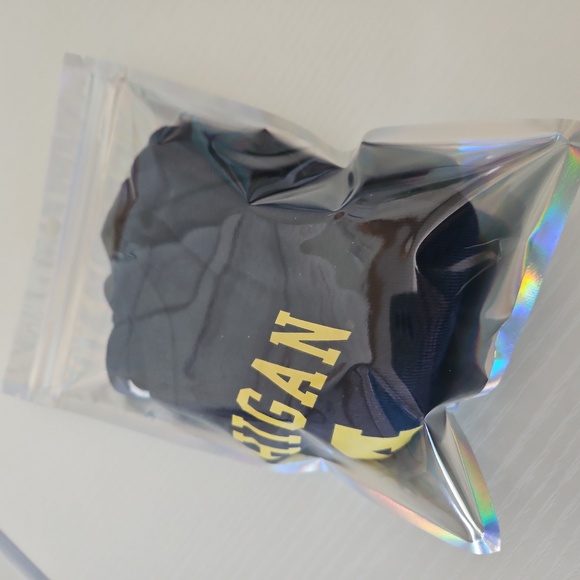 NWT Michigan Wolverines Arch Logo Licensed Unisex Size 18 Month's - Picture 8 of 8